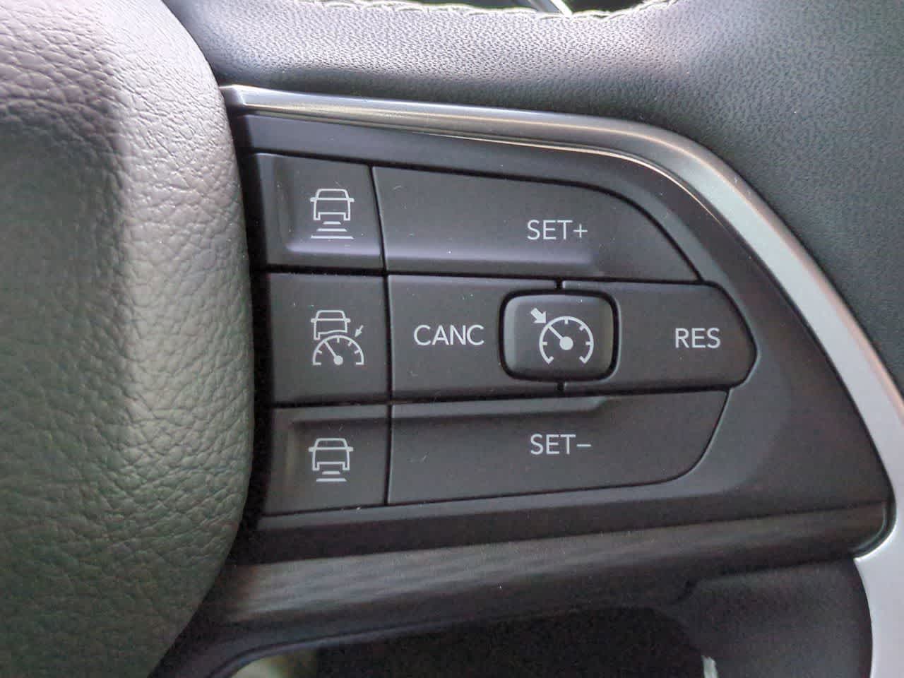 2025 Jeep Grand Cherokee GRAND CHEROKEE LAREDO 4X4