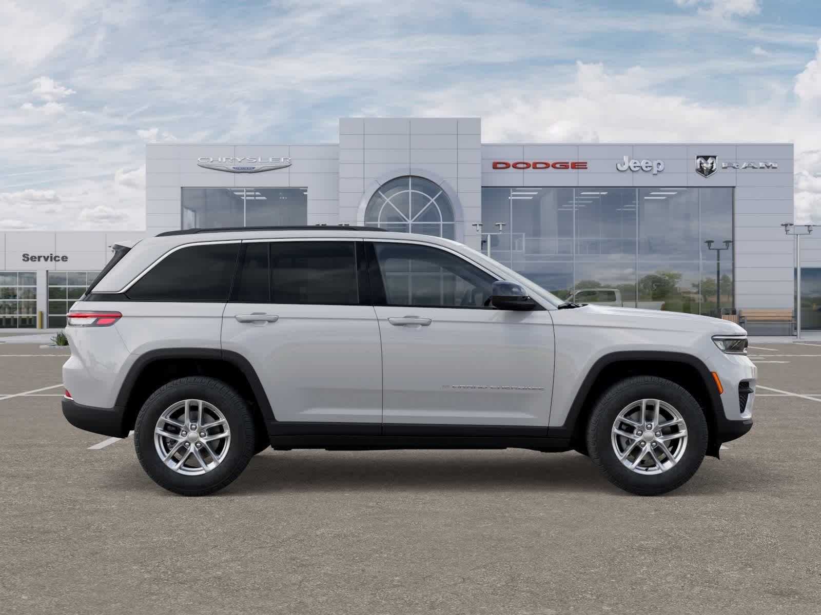 2025 Jeep Grand Cherokee GRAND CHEROKEE LAREDO X 4X4