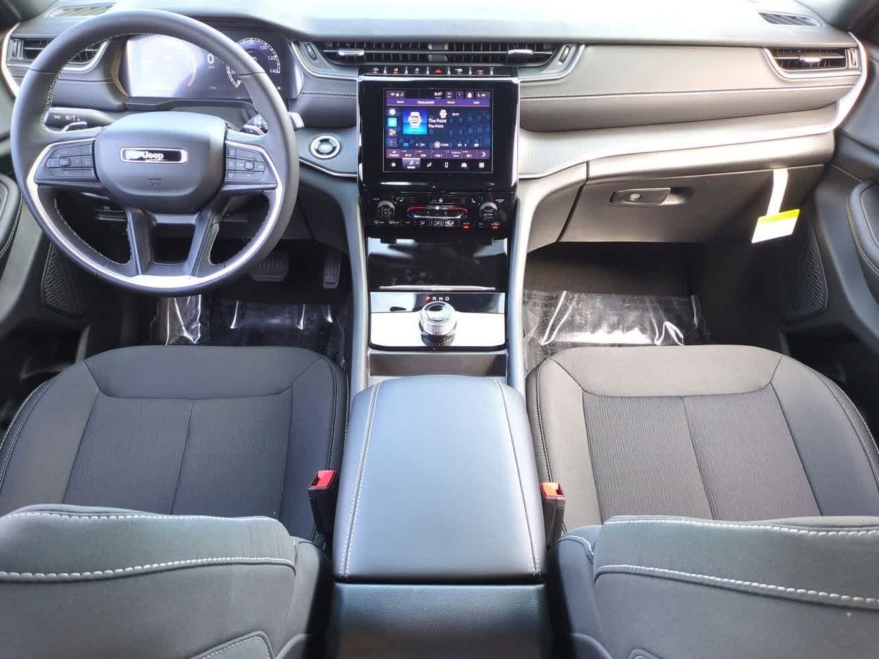 2025 Jeep Grand Cherokee GRAND CHEROKEE LAREDO X 4X4