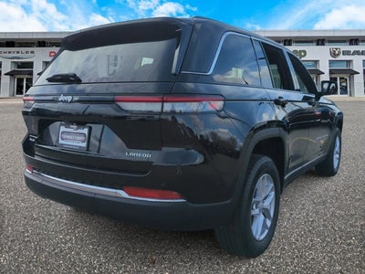 2025 Jeep Grand Cherokee GRAND CHEROKEE LAREDO X 4X4
