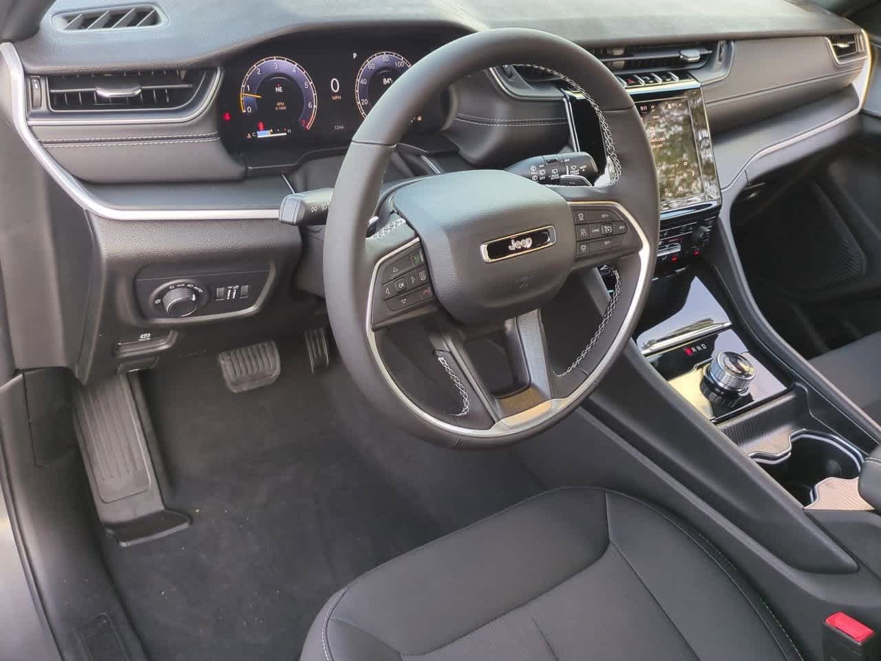 2025 Jeep Grand Cherokee GRAND CHEROKEE LAREDO X 4X4