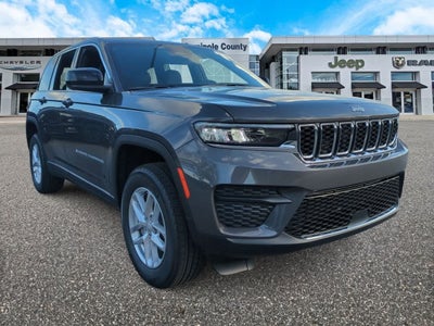 2025 Jeep Grand Cherokee GRAND CHEROKEE LAREDO X 4X4
