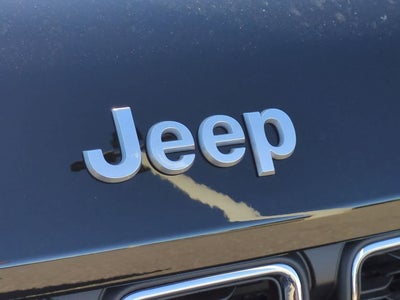 2025 Jeep Grand Cherokee GRAND CHEROKEE LAREDO X 4X4