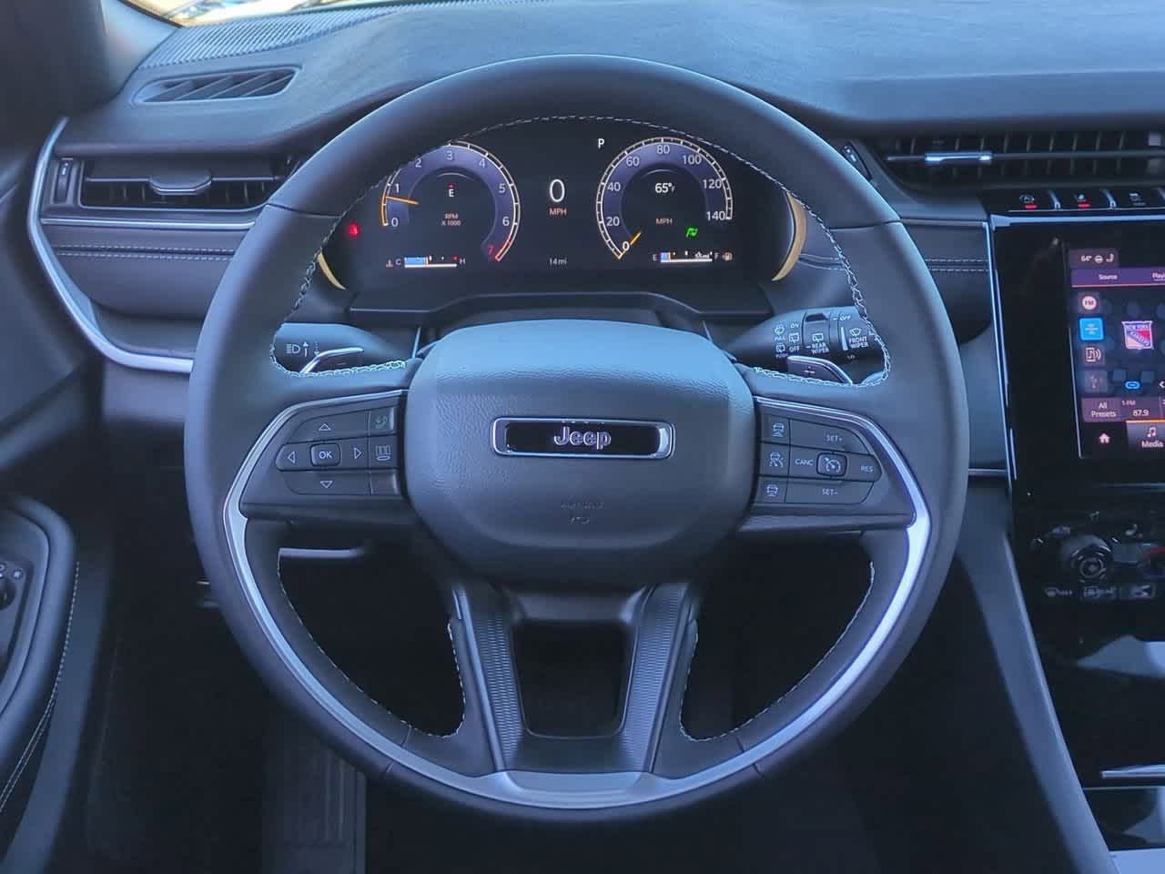 2025 Jeep Grand Cherokee GRAND CHEROKEE LAREDO X 4X4