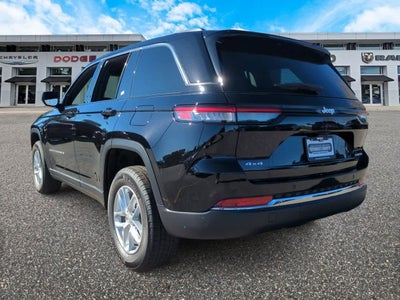 2025 Jeep Grand Cherokee GRAND CHEROKEE LAREDO X 4X4