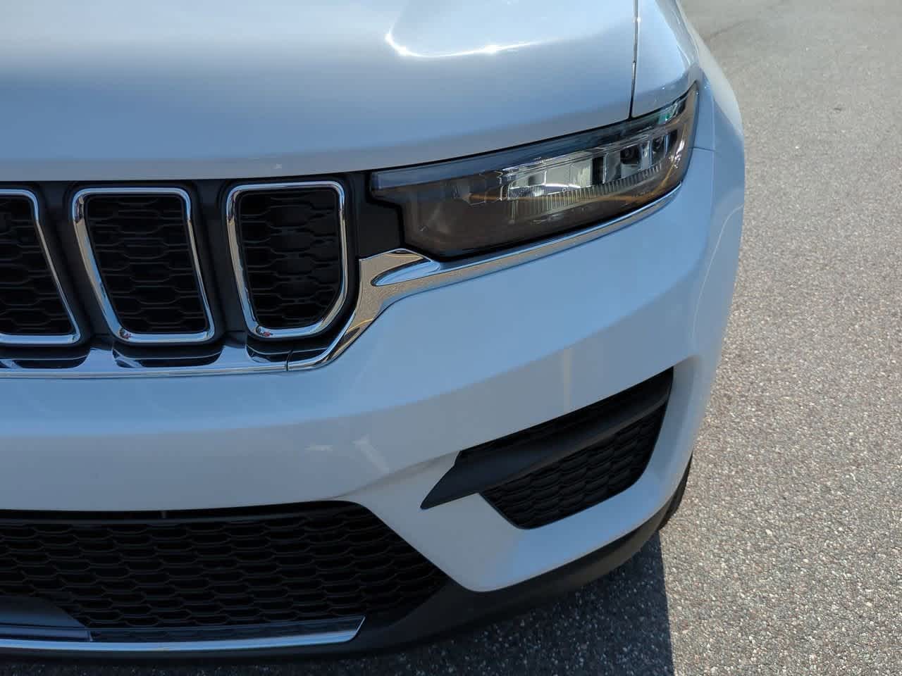 2025 Jeep Grand Cherokee GRAND CHEROKEE LAREDO X 4X4