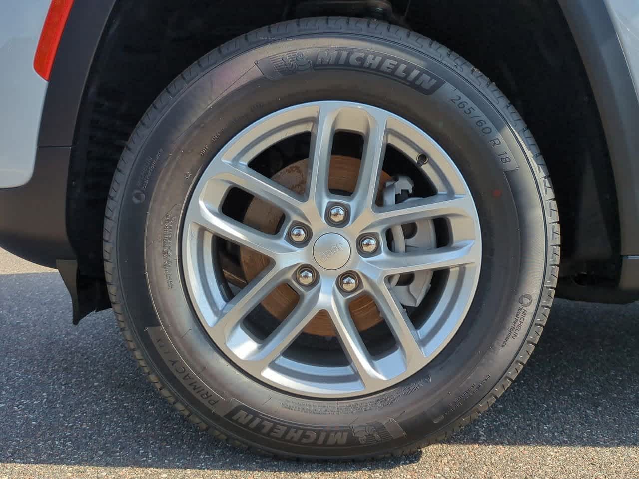 2025 Jeep Grand Cherokee GRAND CHEROKEE LAREDO X 4X4