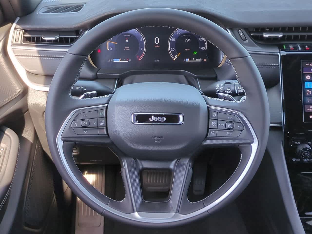 2025 Jeep Grand Cherokee GRAND CHEROKEE LAREDO X 4X4