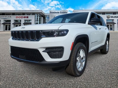 2025 Jeep Grand Cherokee GRAND CHEROKEE LAREDO X 4X4