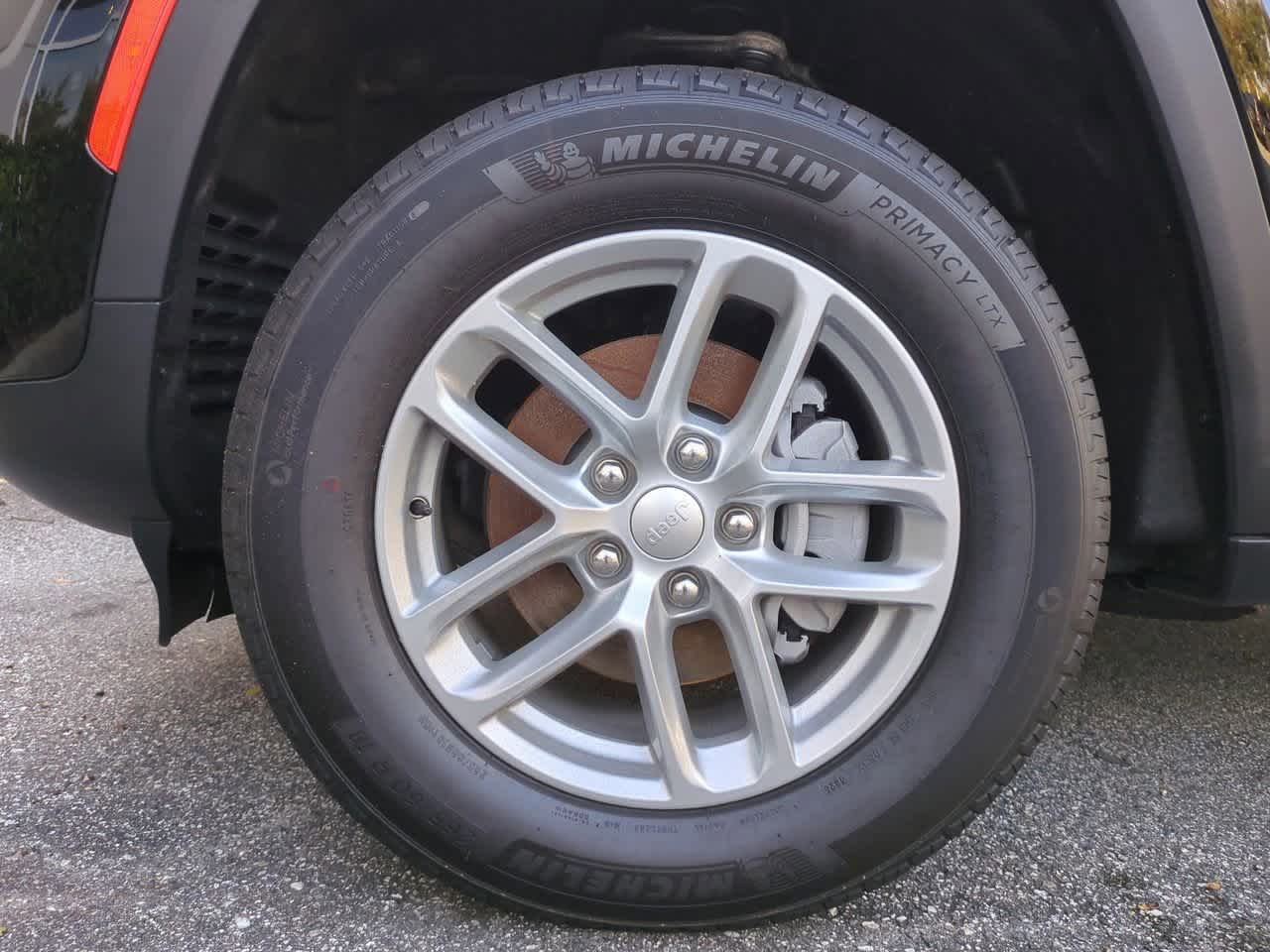 2025 Jeep Grand Cherokee GRAND CHEROKEE LAREDO X 4X4