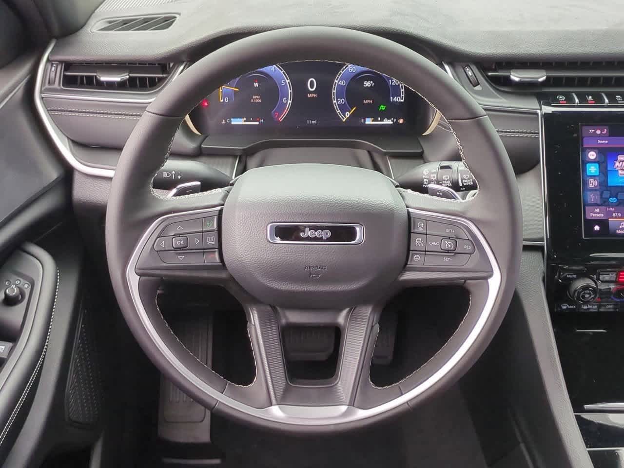 2025 Jeep Grand Cherokee GRAND CHEROKEE LAREDO 4X4