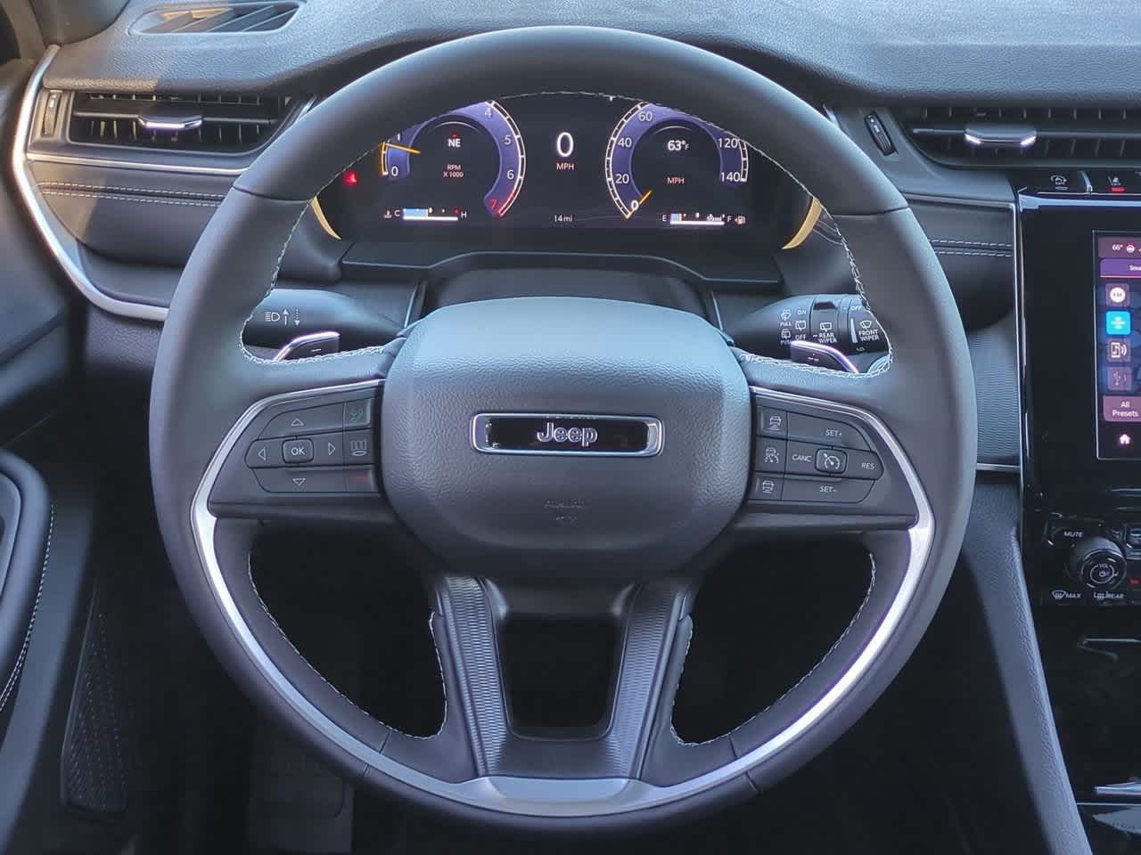 2025 Jeep Grand Cherokee GRAND CHEROKEE LAREDO X 4X4