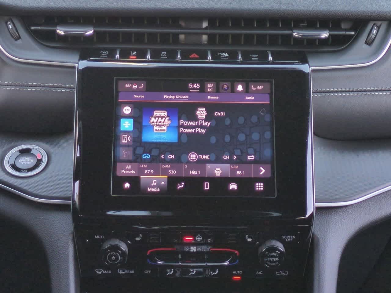 2025 Jeep Grand Cherokee GRAND CHEROKEE LAREDO X 4X4