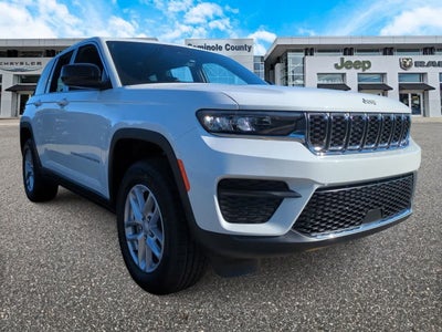 2025 Jeep Grand Cherokee GRAND CHEROKEE LAREDO X 4X4