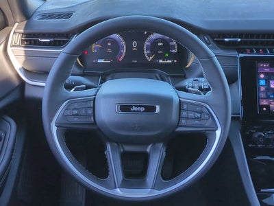 2025 Jeep Grand Cherokee GRAND CHEROKEE LAREDO X 4X4