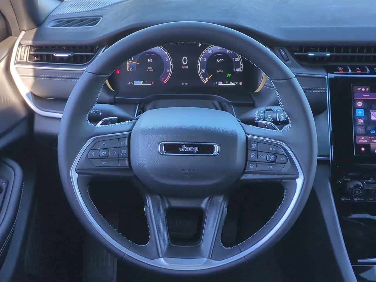 2025 Jeep Grand Cherokee GRAND CHEROKEE LAREDO X 4X4