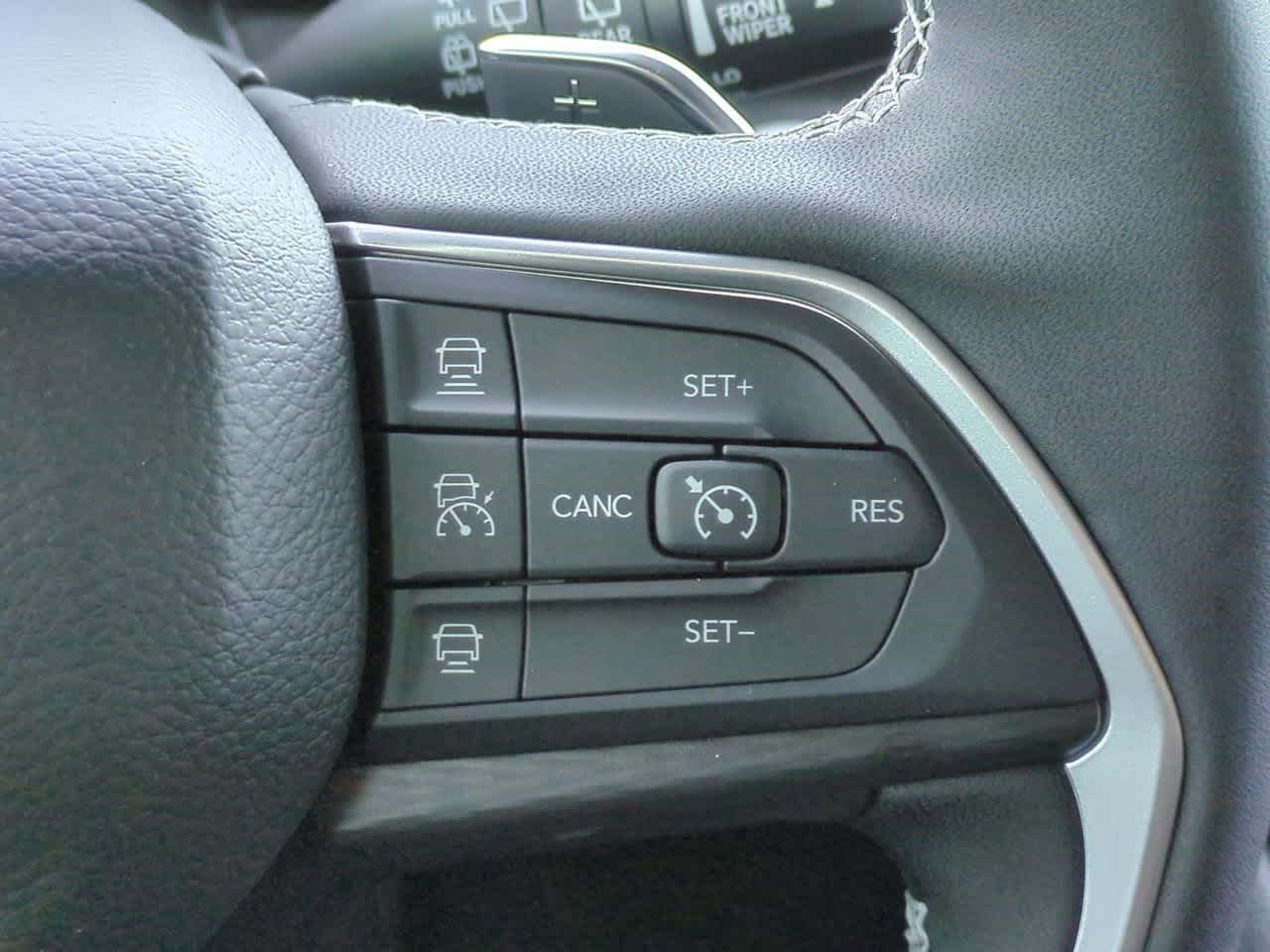 2025 Jeep Grand Cherokee GRAND CHEROKEE LAREDO X 4X4