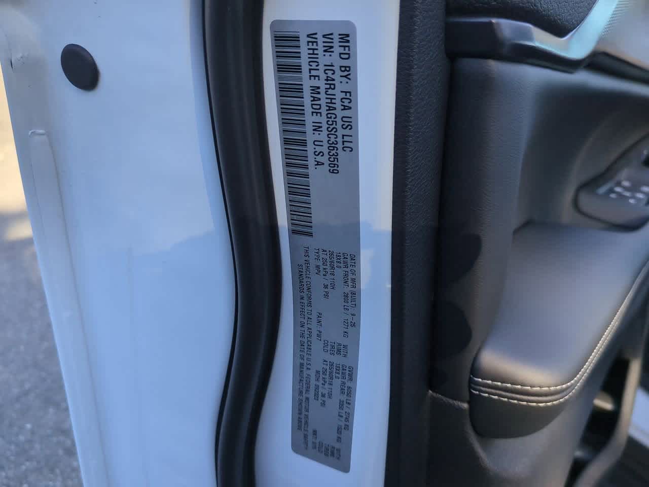 2025 Jeep Grand Cherokee GRAND CHEROKEE LAREDO X 4X4