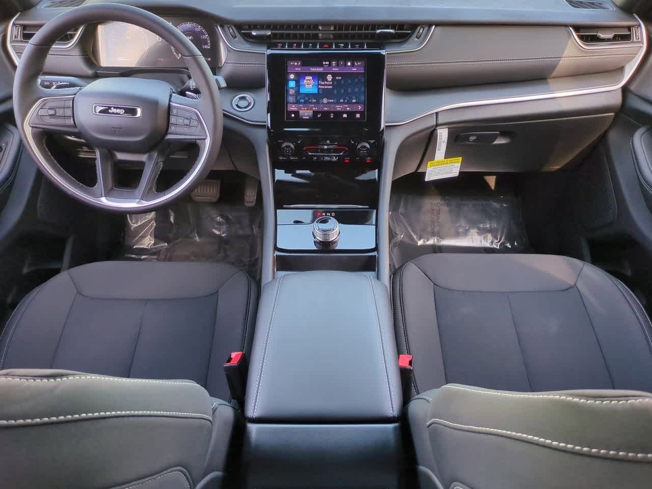 2025 Jeep Grand Cherokee GRAND CHEROKEE LAREDO X 4X4