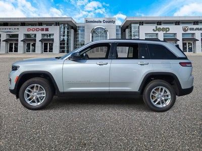 2025 Jeep Grand Cherokee GRAND CHEROKEE LAREDO X 4X4