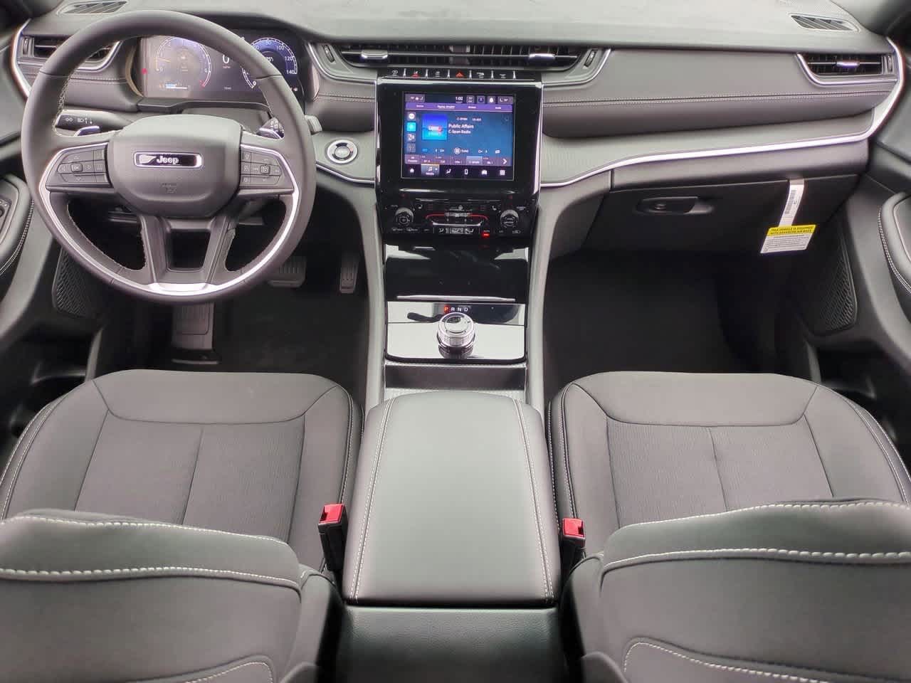 2025 Jeep Grand Cherokee GRAND CHEROKEE LAREDO 4X4