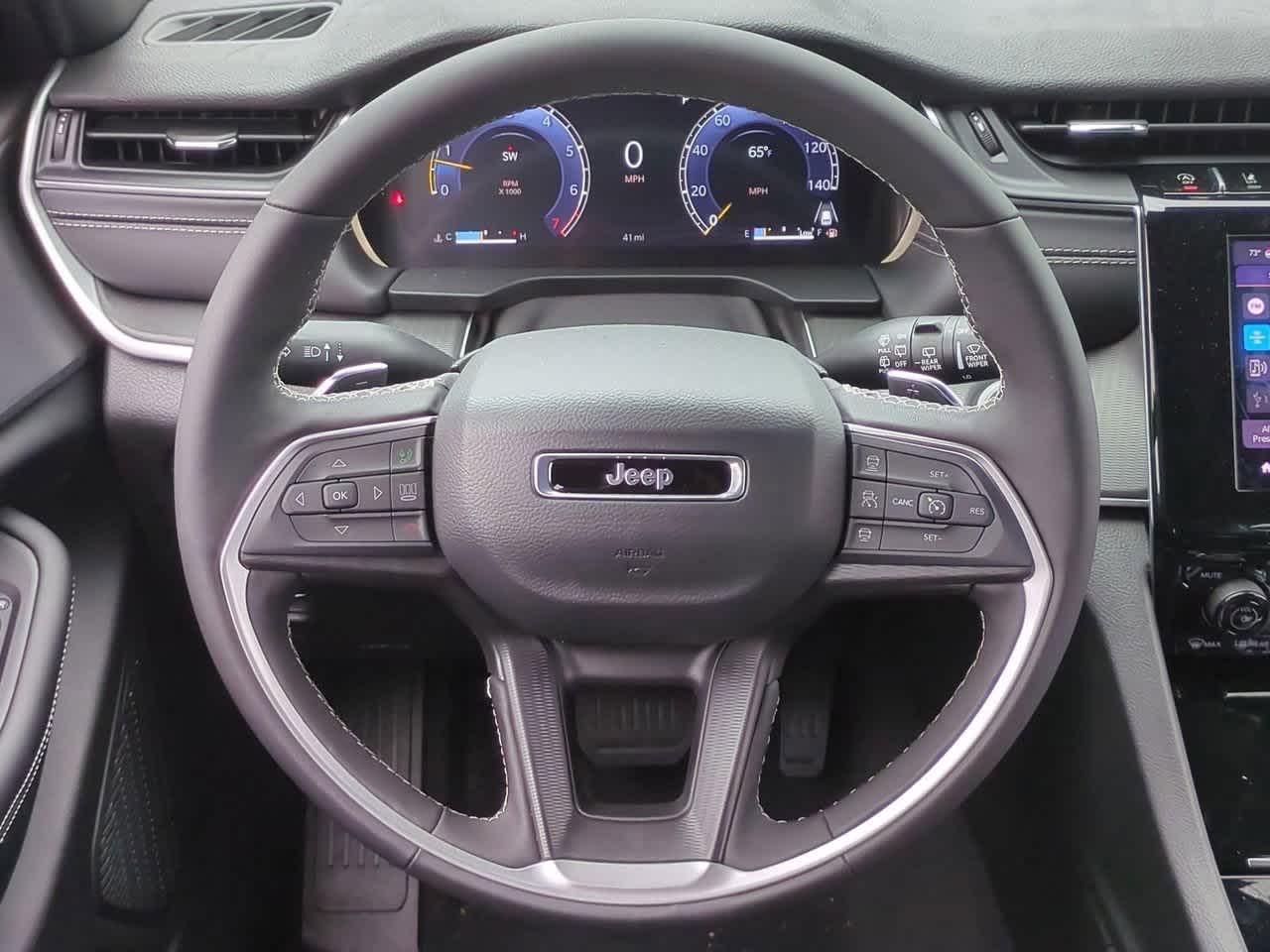 2025 Jeep Grand Cherokee GRAND CHEROKEE LAREDO X 4X4