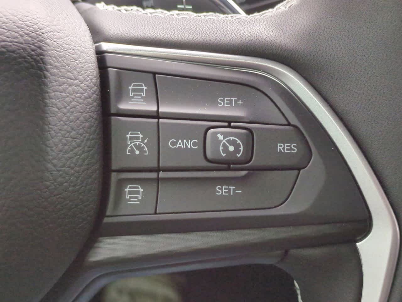 2025 Jeep Grand Cherokee GRAND CHEROKEE LAREDO X 4X4