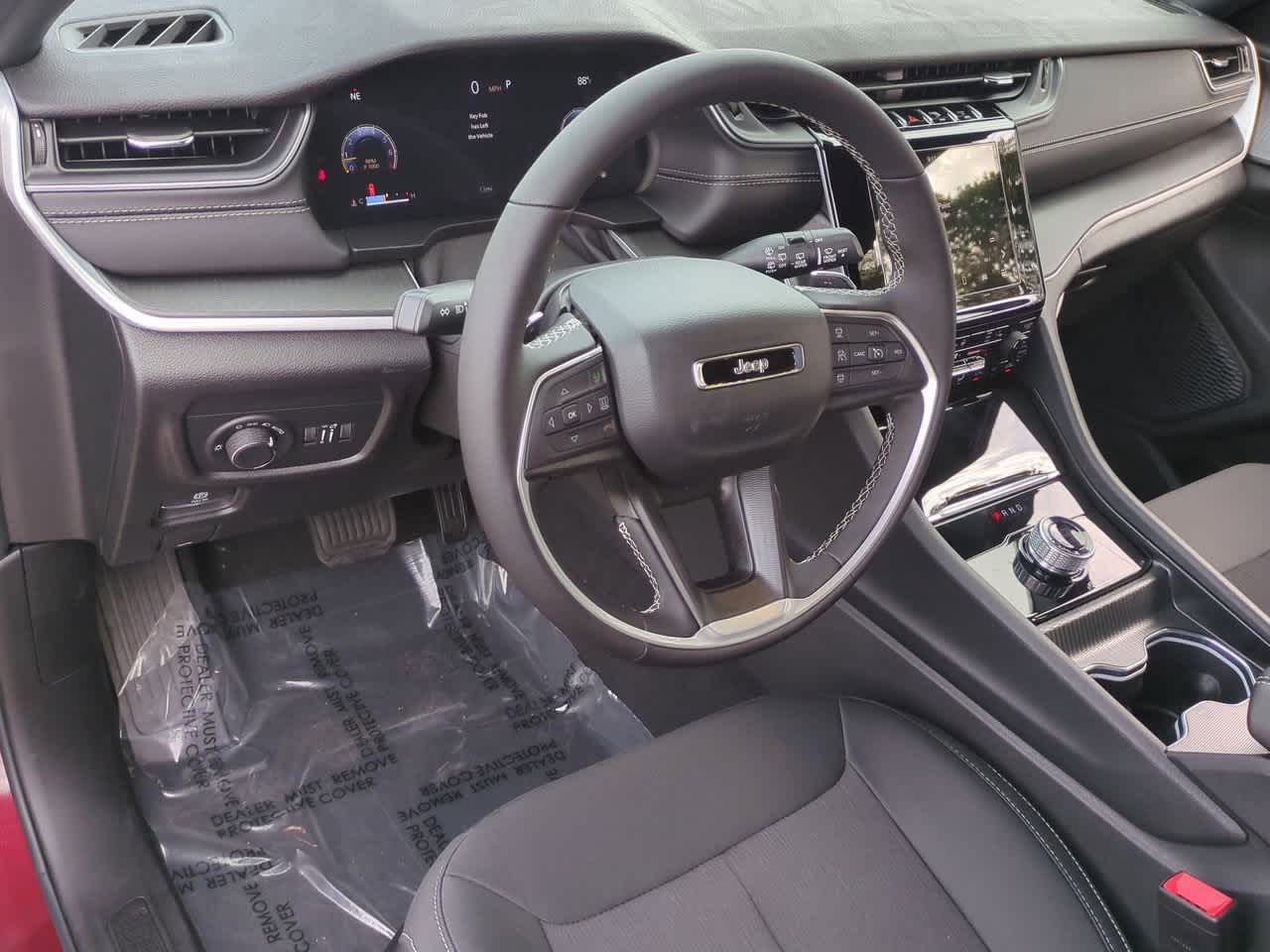 2025 Jeep Grand Cherokee GRAND CHEROKEE LAREDO X 4X4