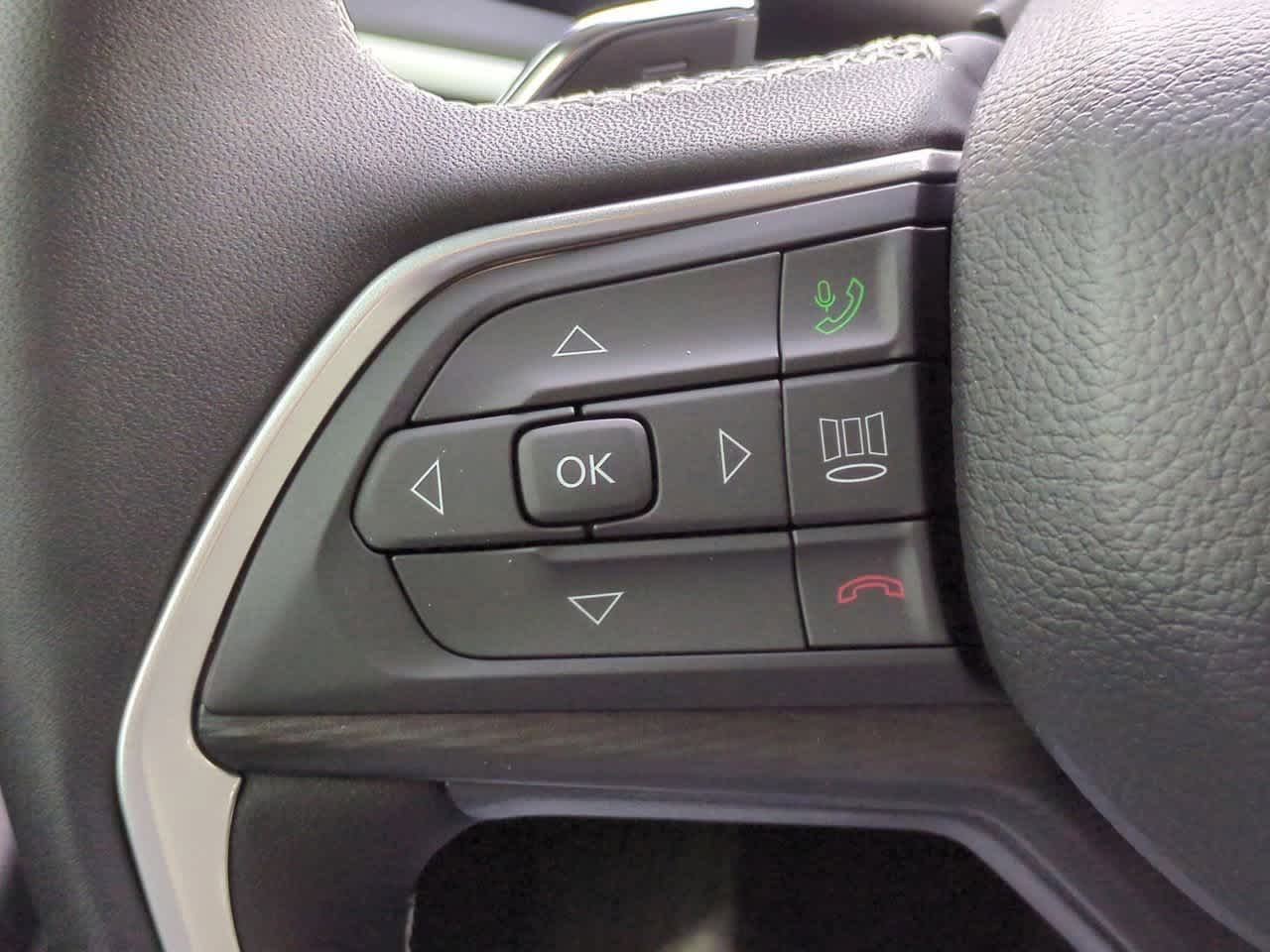 2025 Jeep Grand Cherokee GRAND CHEROKEE LAREDO X 4X4