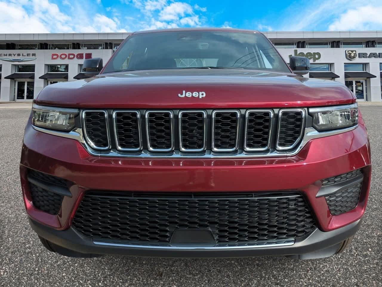 2025 Jeep Grand Cherokee GRAND CHEROKEE LAREDO X 4X4