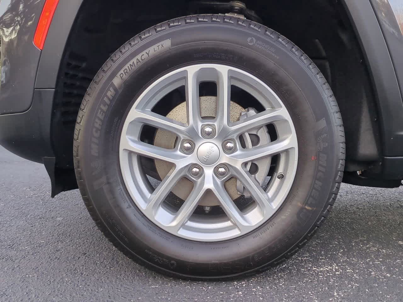 2025 Jeep Grand Cherokee GRAND CHEROKEE LAREDO X 4X4