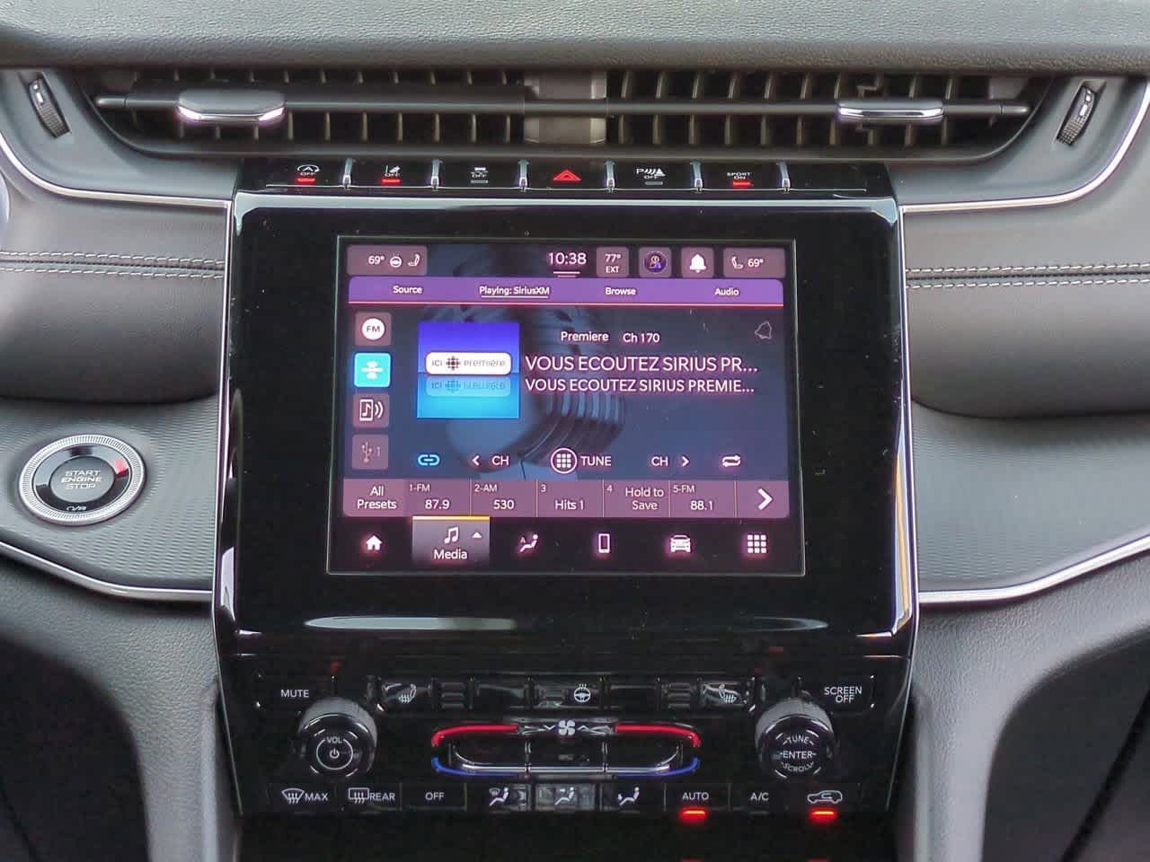 2025 Jeep Grand Cherokee GRAND CHEROKEE LAREDO X 4X4