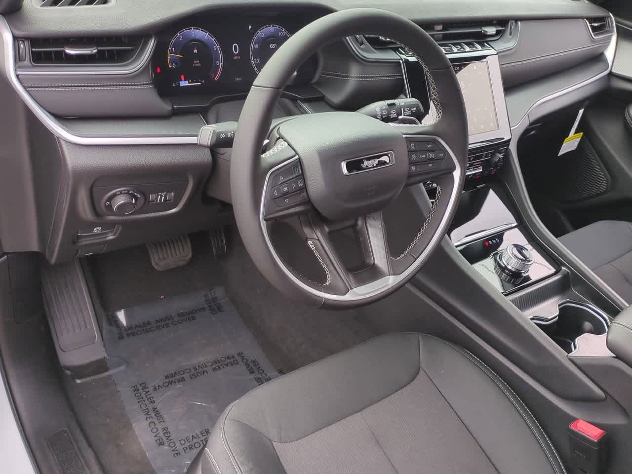 2025 Jeep Grand Cherokee GRAND CHEROKEE LAREDO 4X4