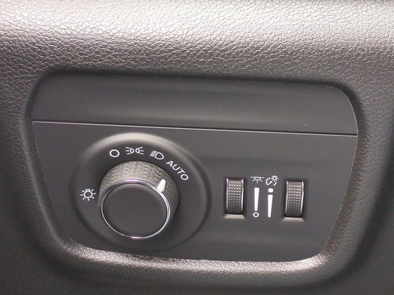 2025 Jeep Grand Cherokee GRAND CHEROKEE LAREDO 4X4