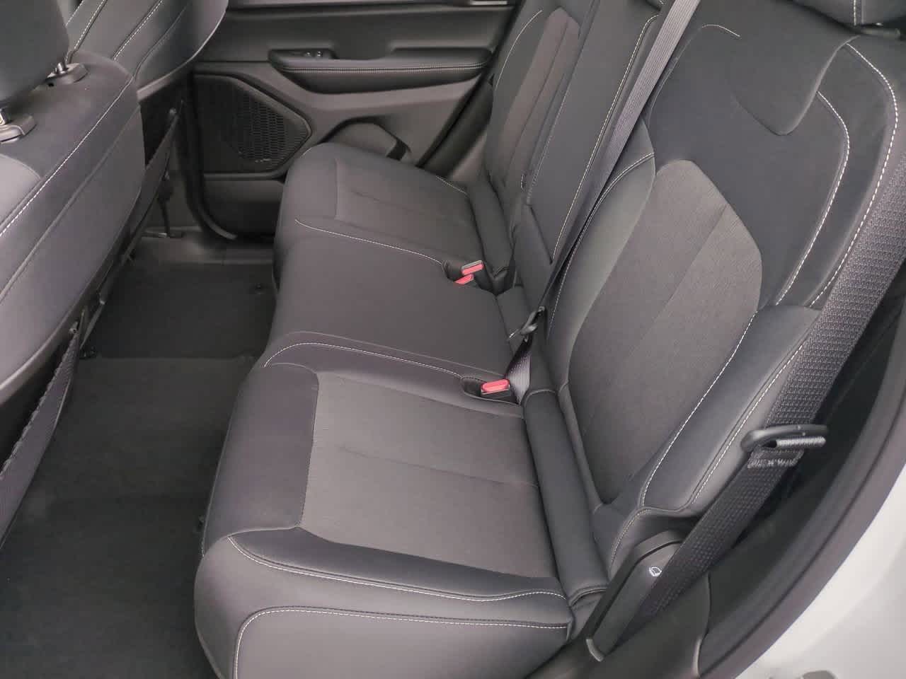 2025 Jeep Grand Cherokee GRAND CHEROKEE LAREDO 4X4