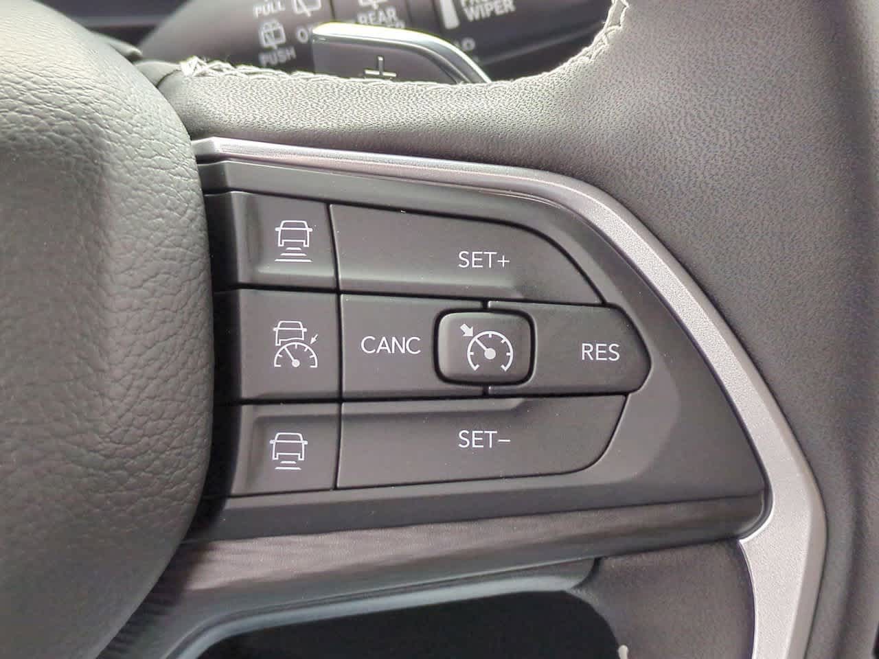 2025 Jeep Grand Cherokee GRAND CHEROKEE LAREDO 4X4