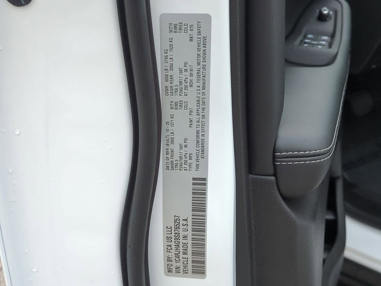 2025 Jeep Grand Cherokee GRAND CHEROKEE LAREDO 4X4