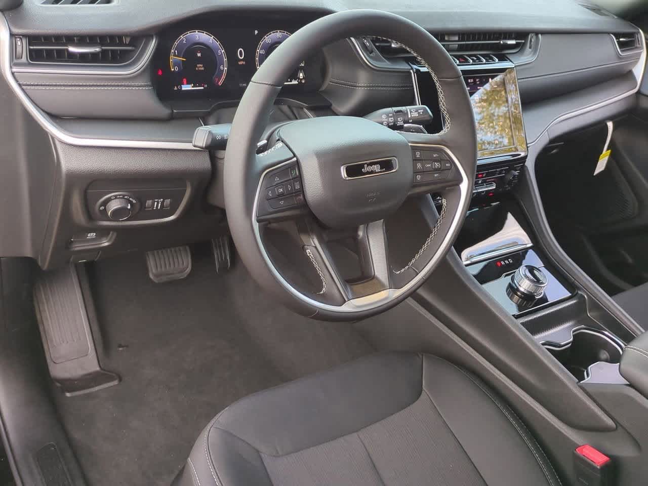 2025 Jeep Grand Cherokee GRAND CHEROKEE LAREDO 4X4