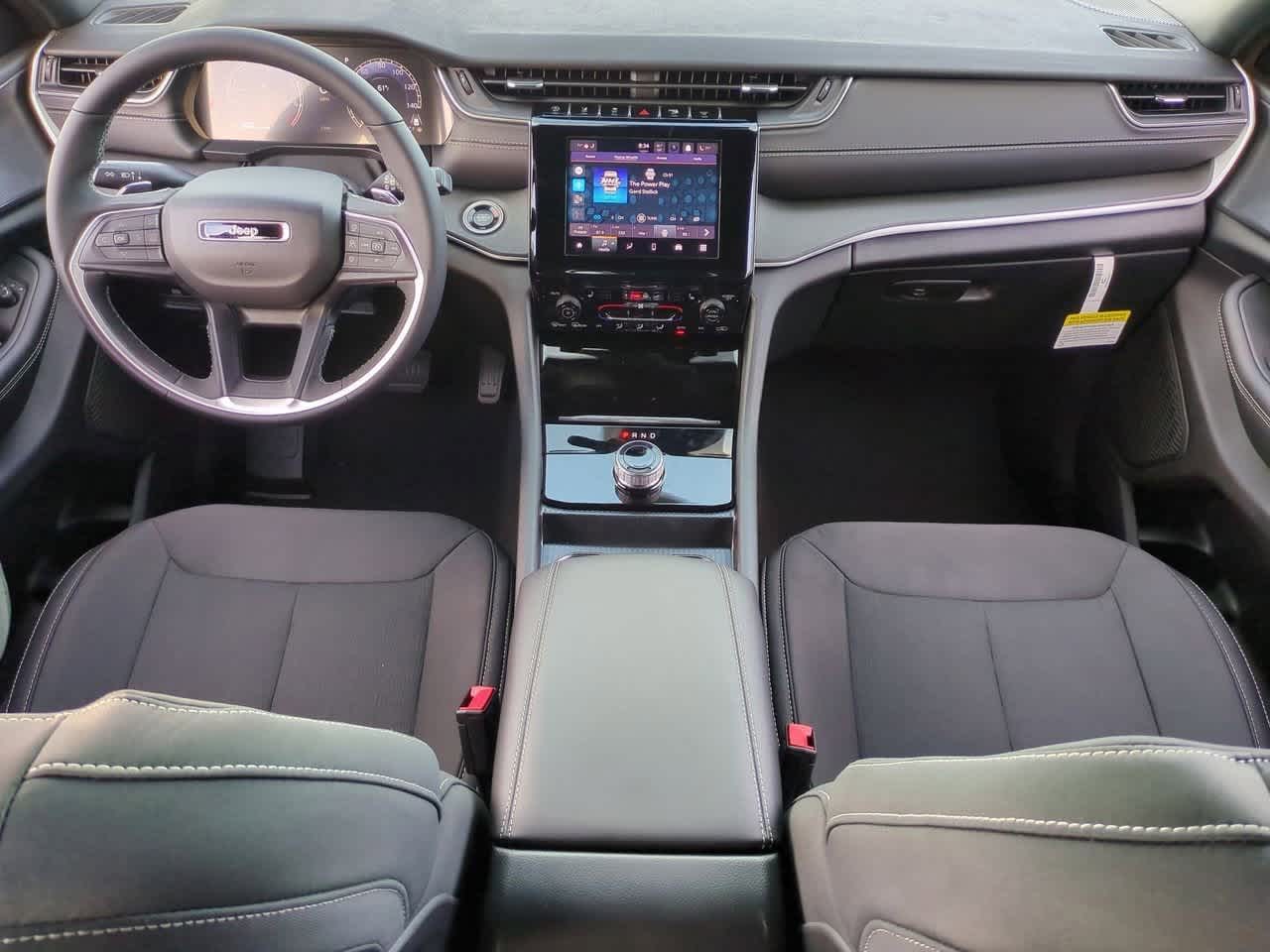 2025 Jeep Grand Cherokee GRAND CHEROKEE LAREDO 4X4