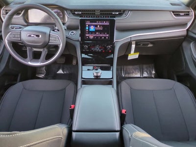 2025 Jeep Grand Cherokee GRAND CHEROKEE LAREDO X 4X4