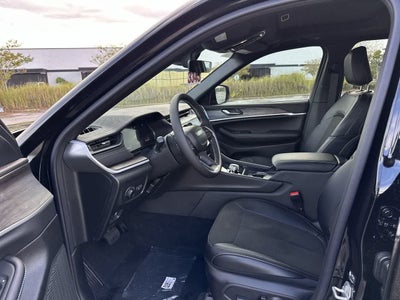 2027 Jeep Grand Cherokee GRAND CHEROKEE LAREDO ALTITUDE 4X4
