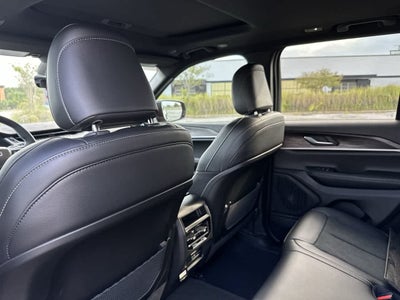 2027 Jeep Grand Cherokee GRAND CHEROKEE LAREDO ALTITUDE 4X4