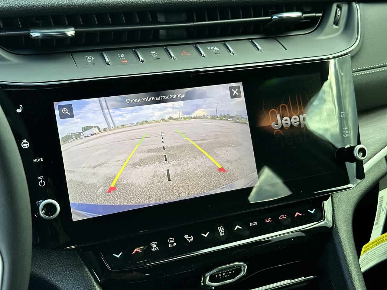 2027 Jeep Grand Cherokee GRAND CHEROKEE LAREDO ALTITUDE 4X4