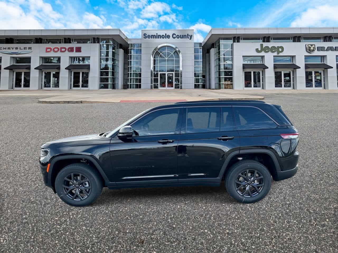 2027 Jeep Grand Cherokee GRAND CHEROKEE LAREDO ALTITUDE 4X4