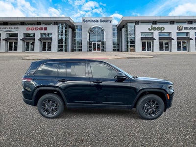 2027 Jeep Grand Cherokee GRAND CHEROKEE LAREDO ALTITUDE 4X4
