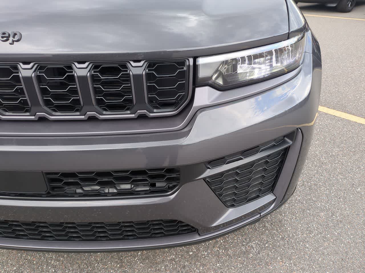 2026 Jeep Grand Cherokee GRAND CHEROKEE LAREDO ALTITUDE 4X4