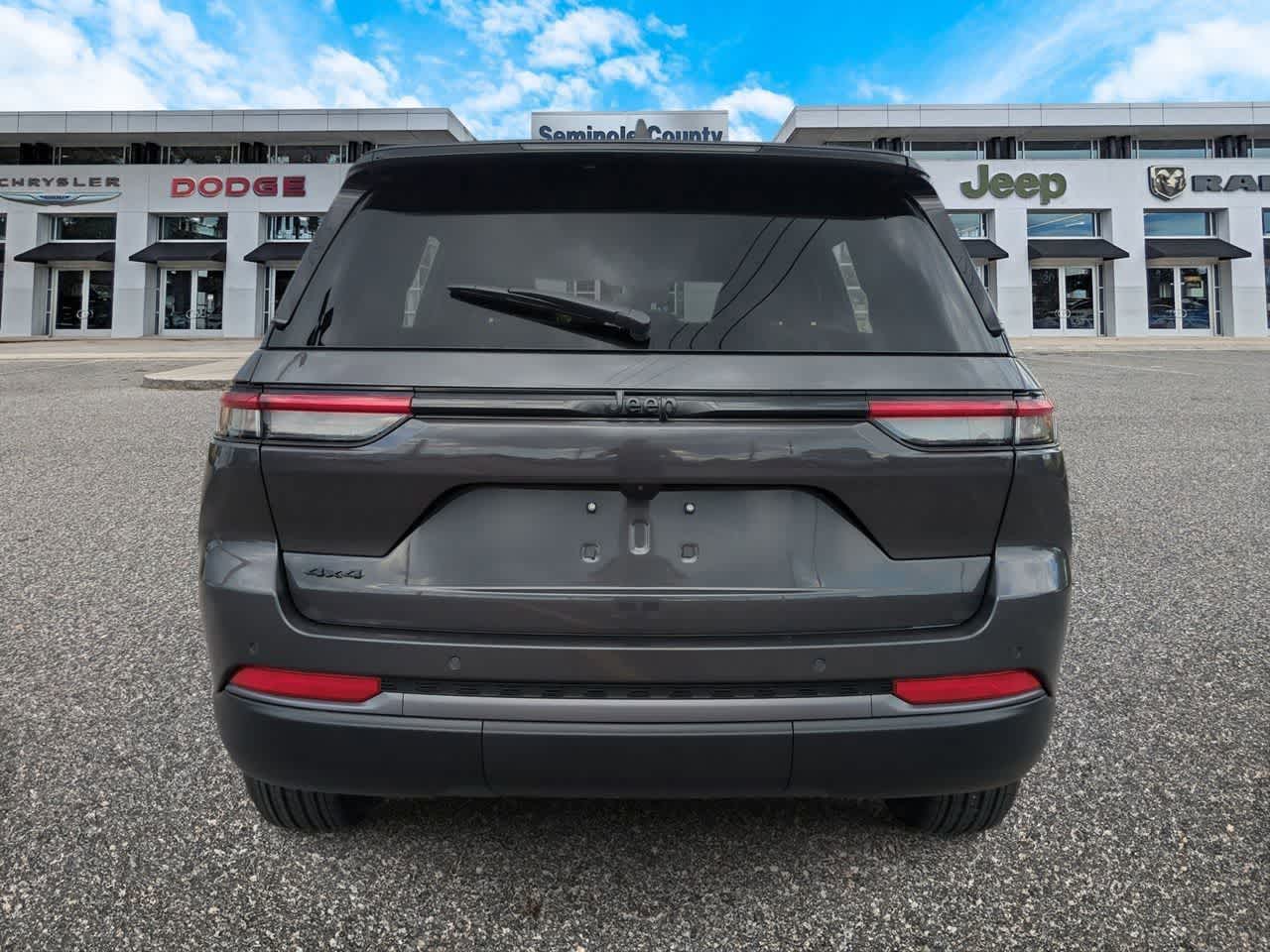 2026 Jeep Grand Cherokee GRAND CHEROKEE LAREDO ALTITUDE 4X4