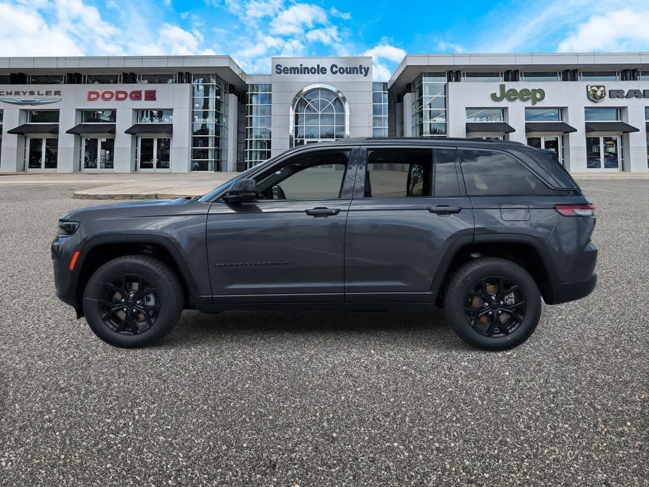 2026 Jeep Grand Cherokee GRAND CHEROKEE LAREDO ALTITUDE 4X4