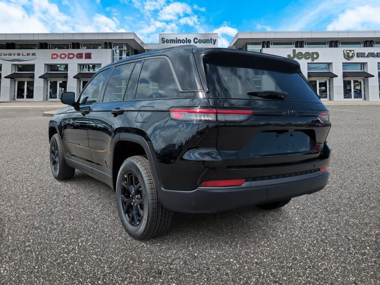 2026 Jeep Grand Cherokee GRAND CHEROKEE LAREDO ALTITUDE 4X4