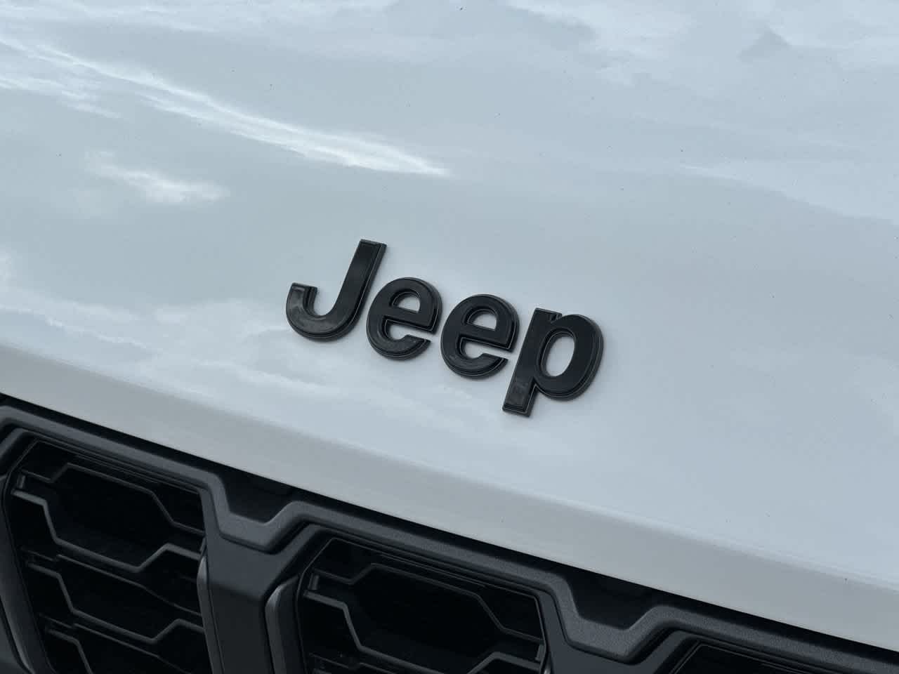 2027 Jeep Grand Cherokee GRAND CHEROKEE LAREDO ALTITUDE 4X4